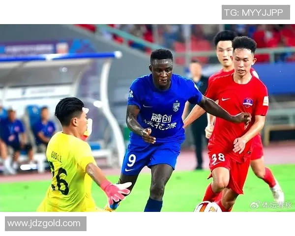 武汉篮球队以60分领跑总决赛积分榜展现强劲实力